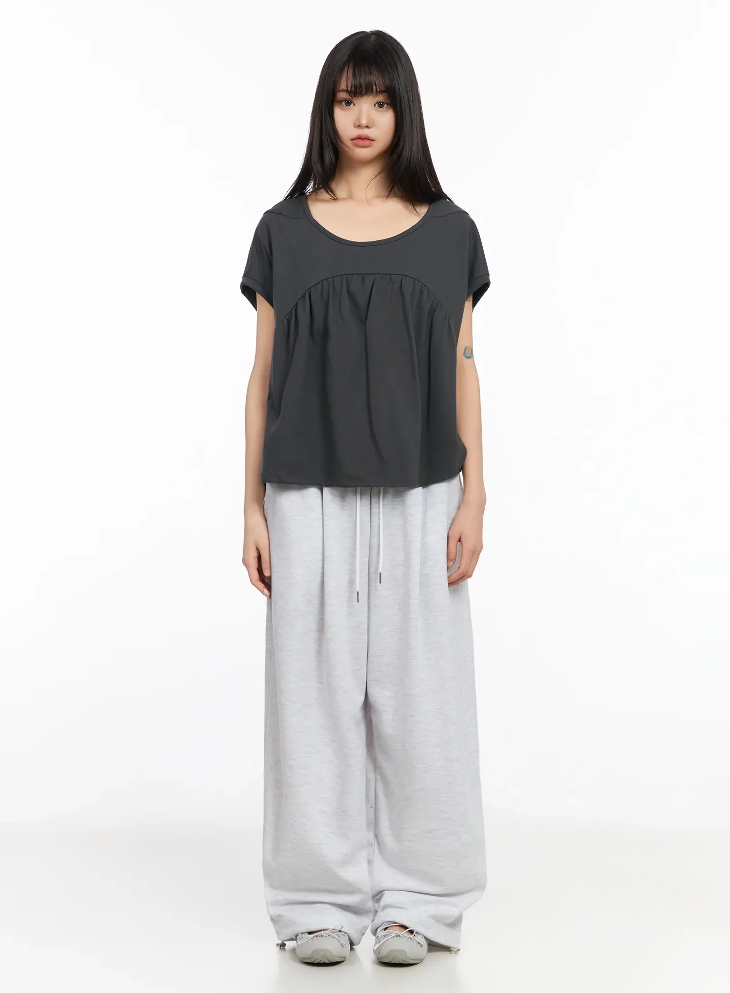 Scoop Neck Shirred Tee IA523 - Image 9