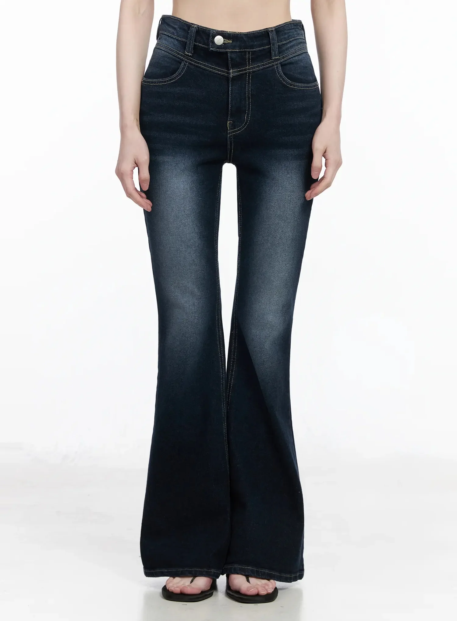 Skylar High-Waist Flare Jeans IY511