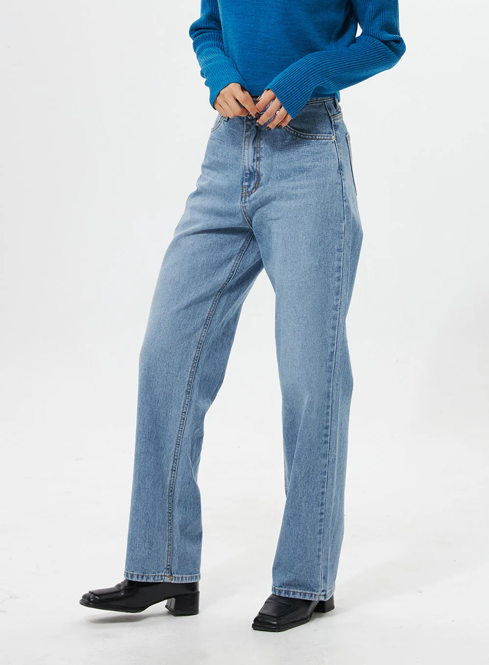 Straight Leg Jeans OO312 - Image 5