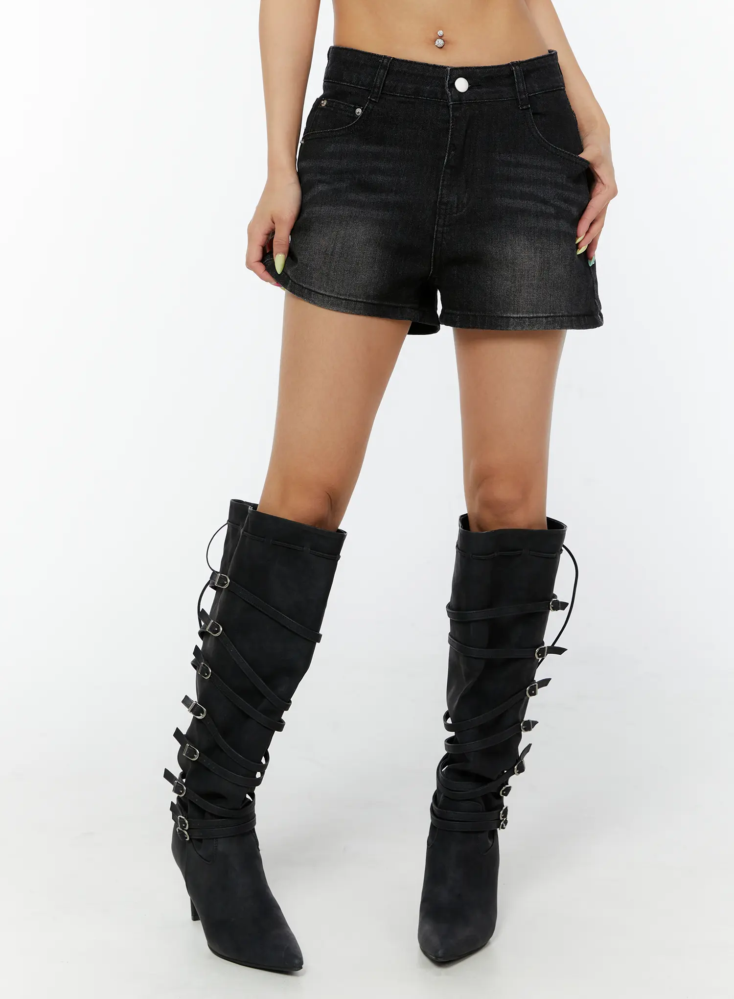 Studded Hip-Pad Denim Shorts CY520 - Image 9