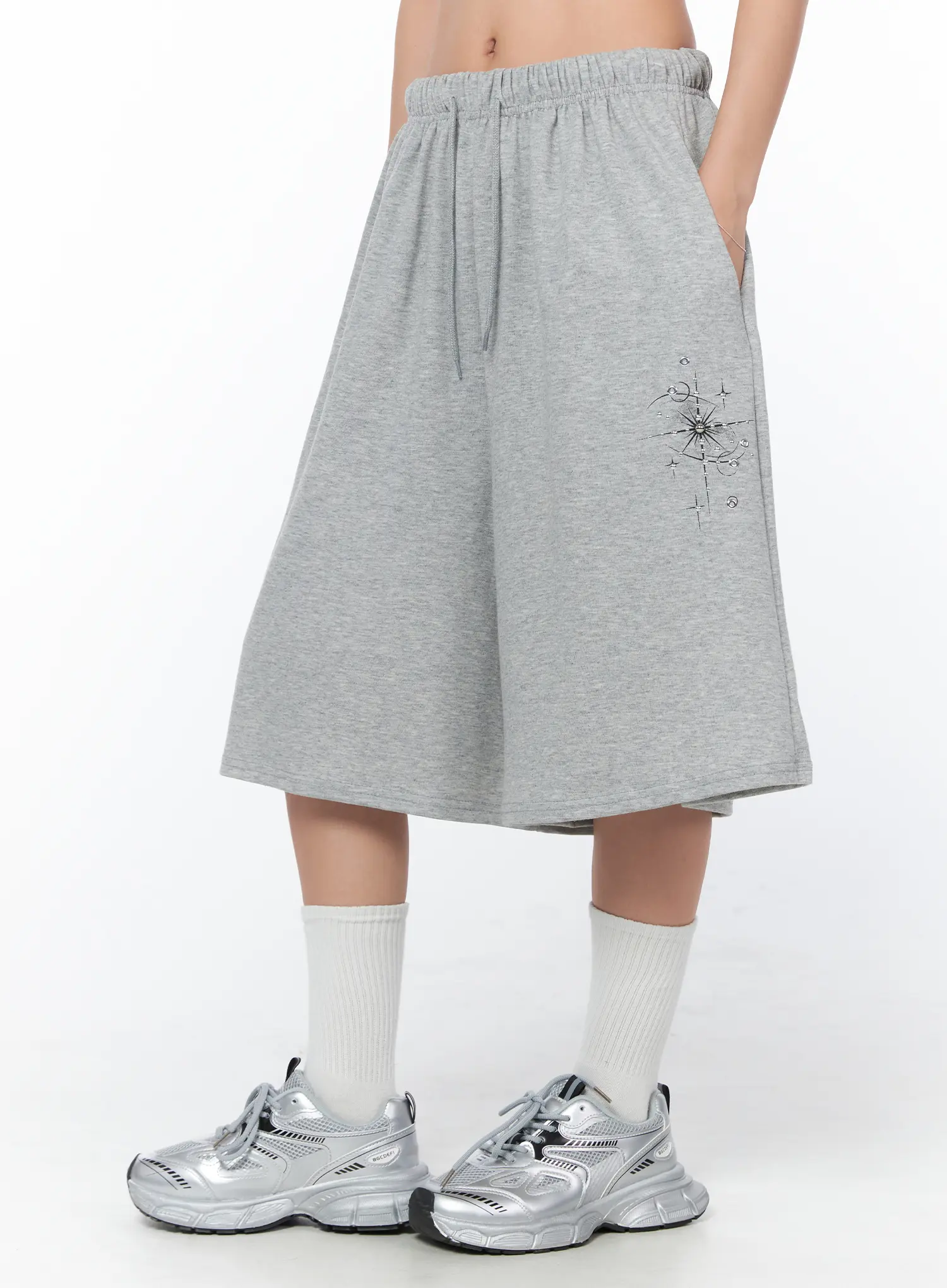 Studded Summer Bermuda Shorts CY513
