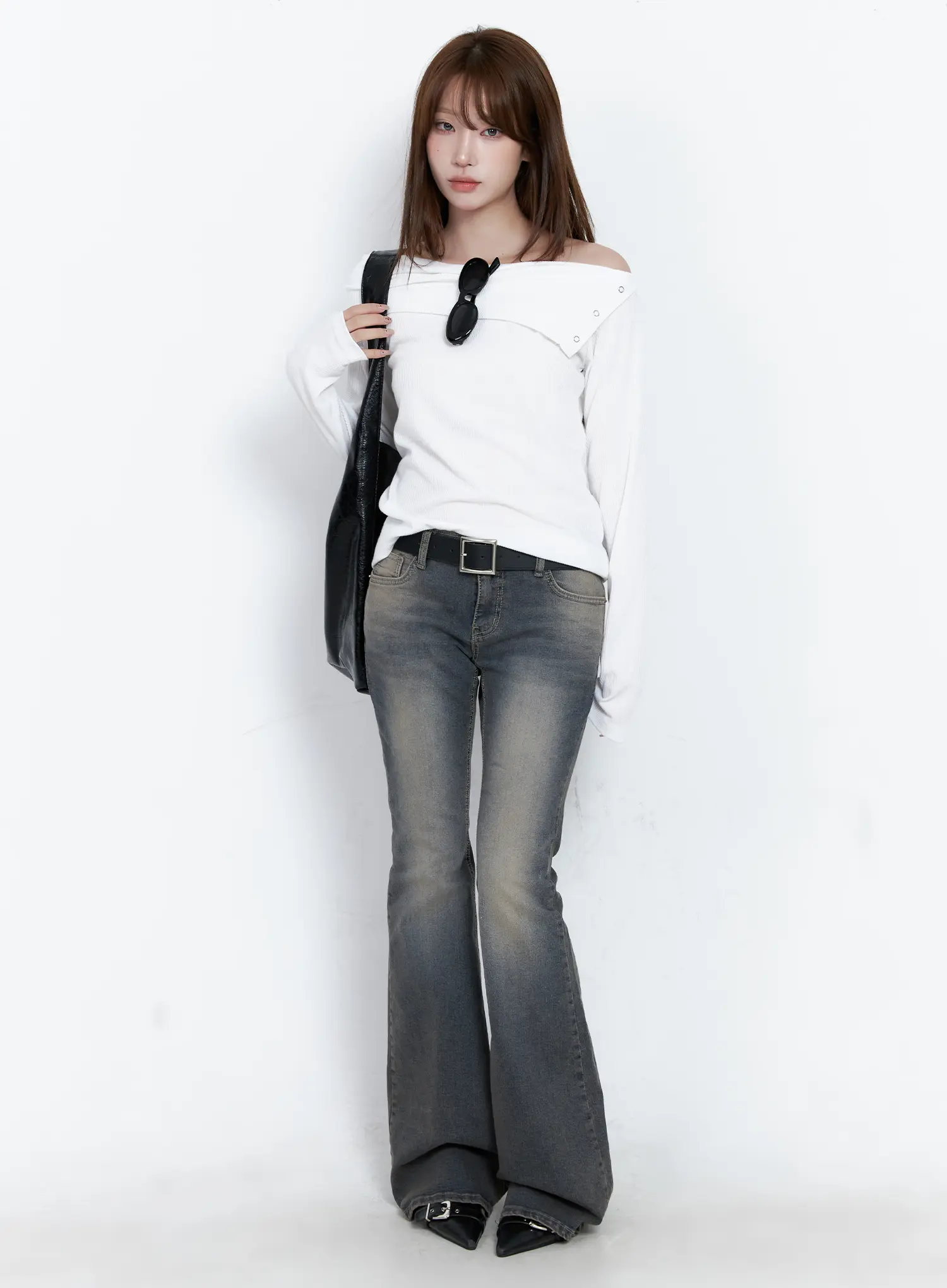 Sumin Low-Rise Flare Hip Pad Jeans CG529 - Image 2