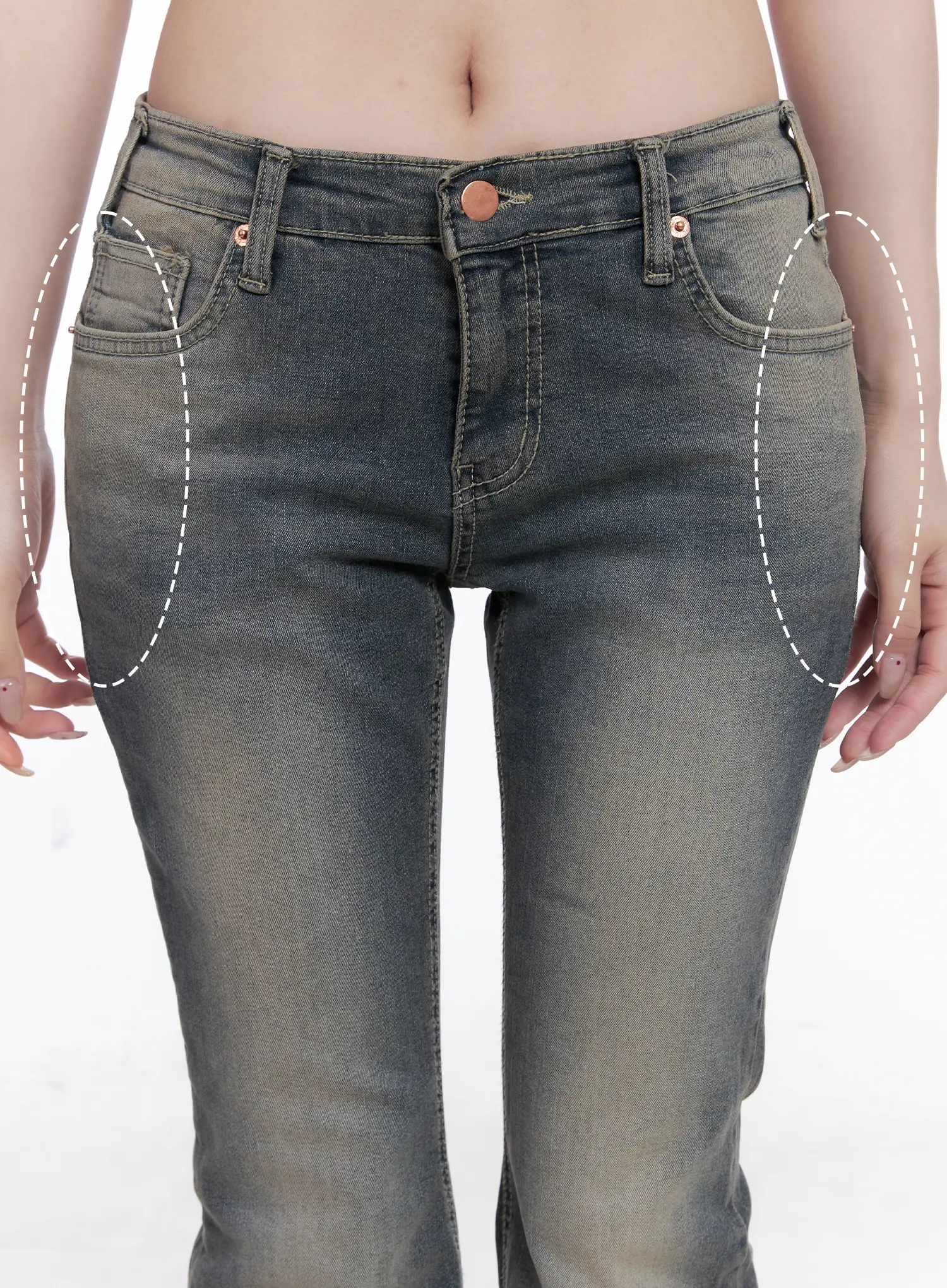 Sumin Low-Rise Flare Hip Pad Jeans CG529 - Image 3