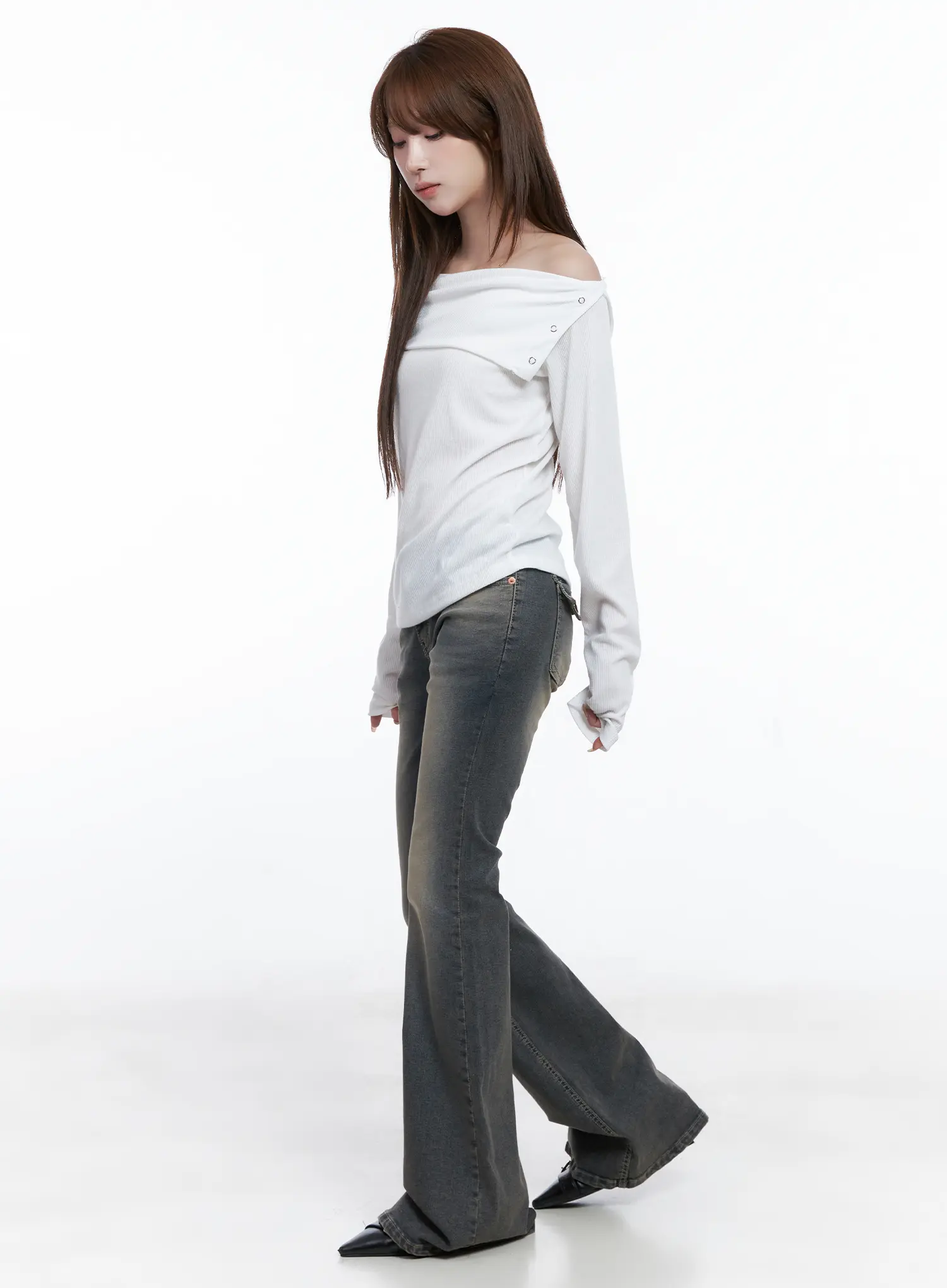 Sumin Low-Rise Flare Hip Pad Jeans CG529 - Image 5