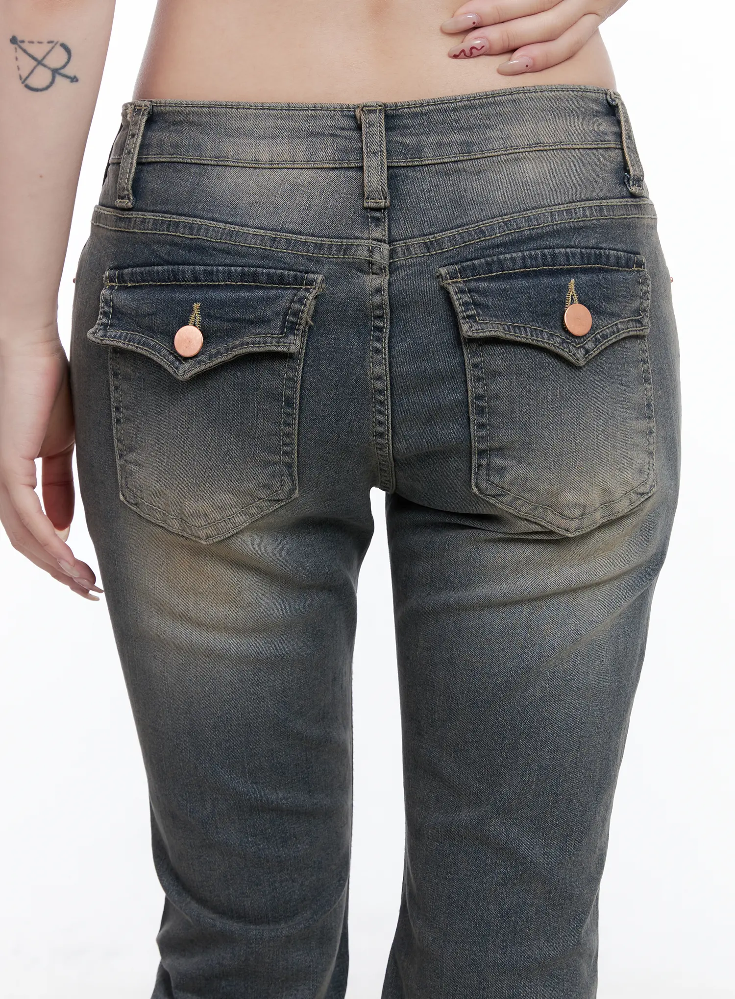 Sumin Low-Rise Flare Hip Pad Jeans CG529 - Image 6