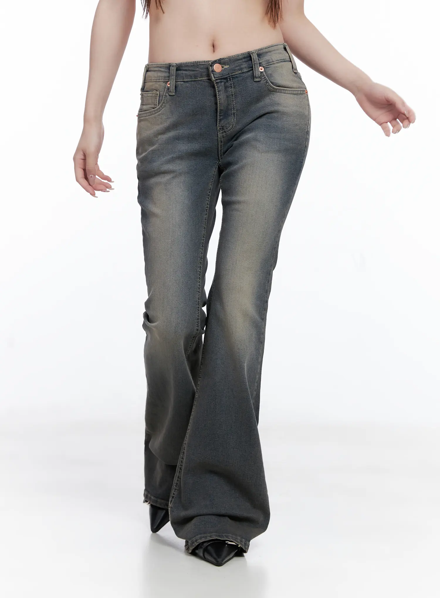 Sumin Low-Rise Flare Hip Pad Jeans CG529 - Image 9