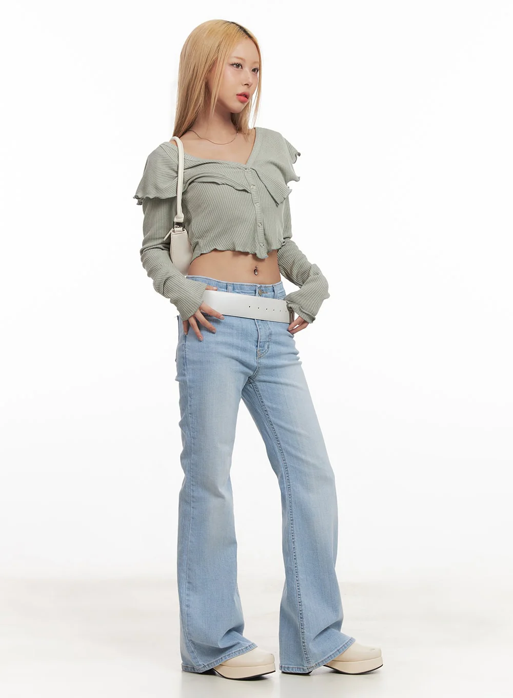 Suzy Slim-Fit Bootcut Jeans CM505 - Image 2