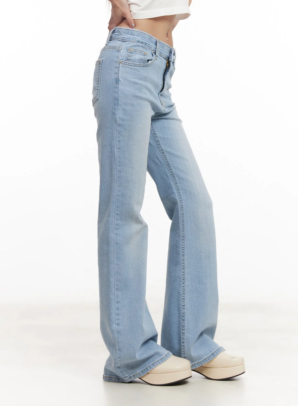 Suzy Slim-Fit Bootcut Jeans CM505 - Image 5