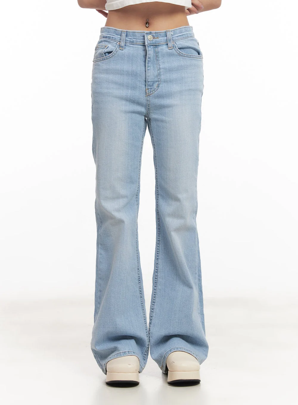 Suzy Slim-Fit Bootcut Jeans CM505 - Image 9