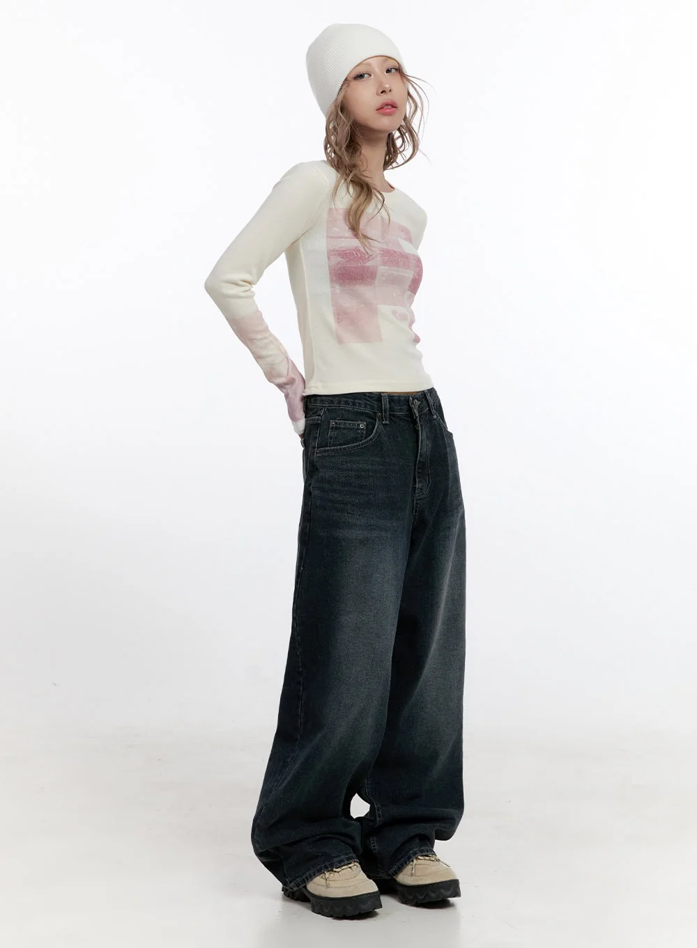 Trendy Graphic Crop Tee CN422 - Image 5