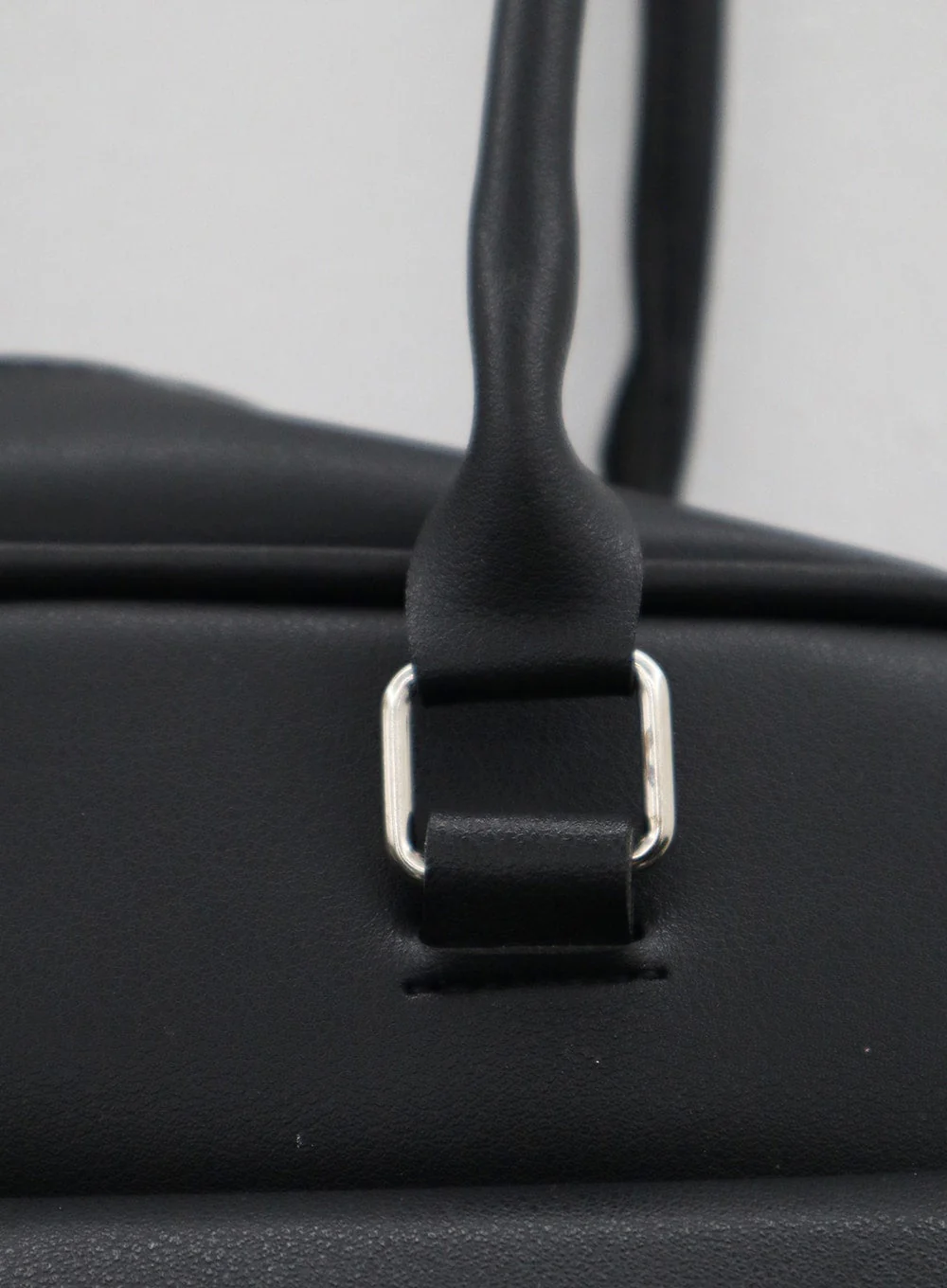 Twin Pocket Shoulder Bag OM306 - Image 15
