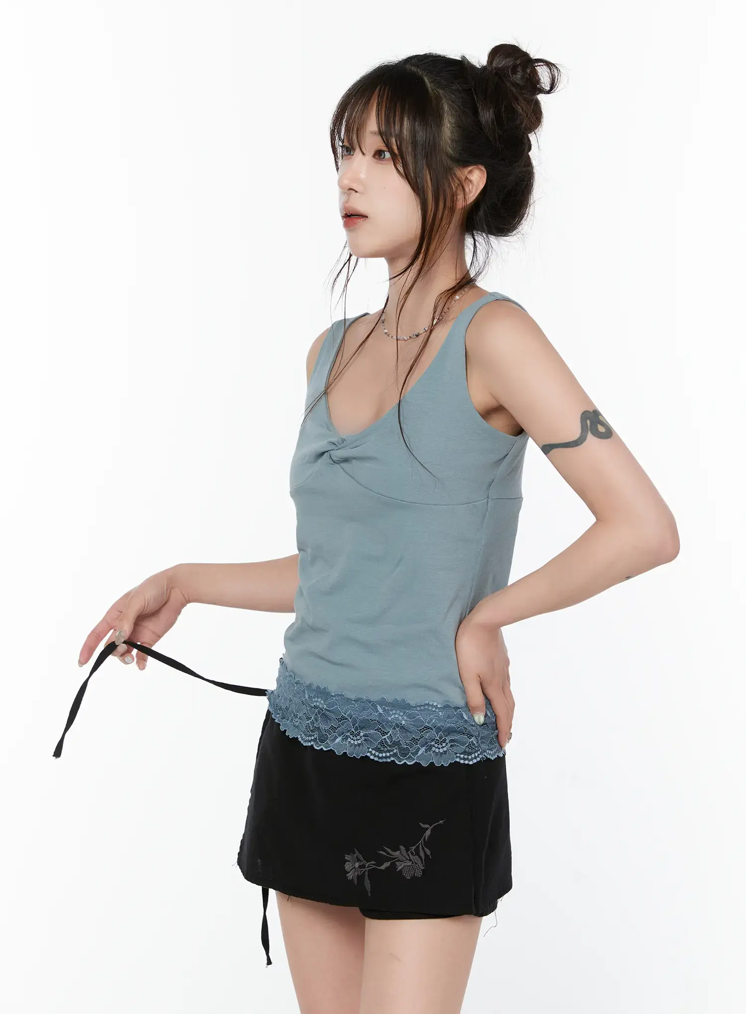 V-Neck Lace Trim Sleeveless Top CY515 - Image 5