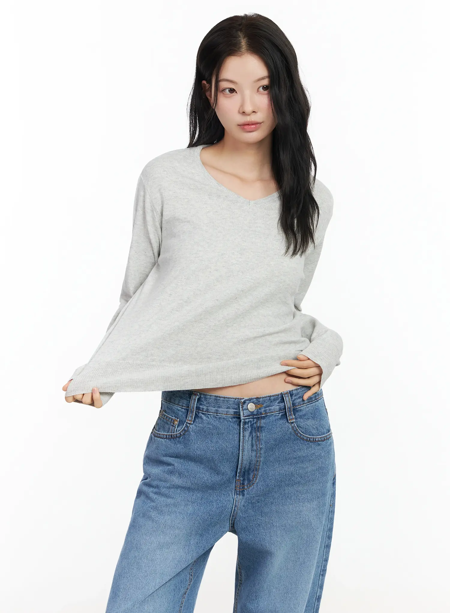 V-Neck Loose-Fit Knit IM524 - Image 11