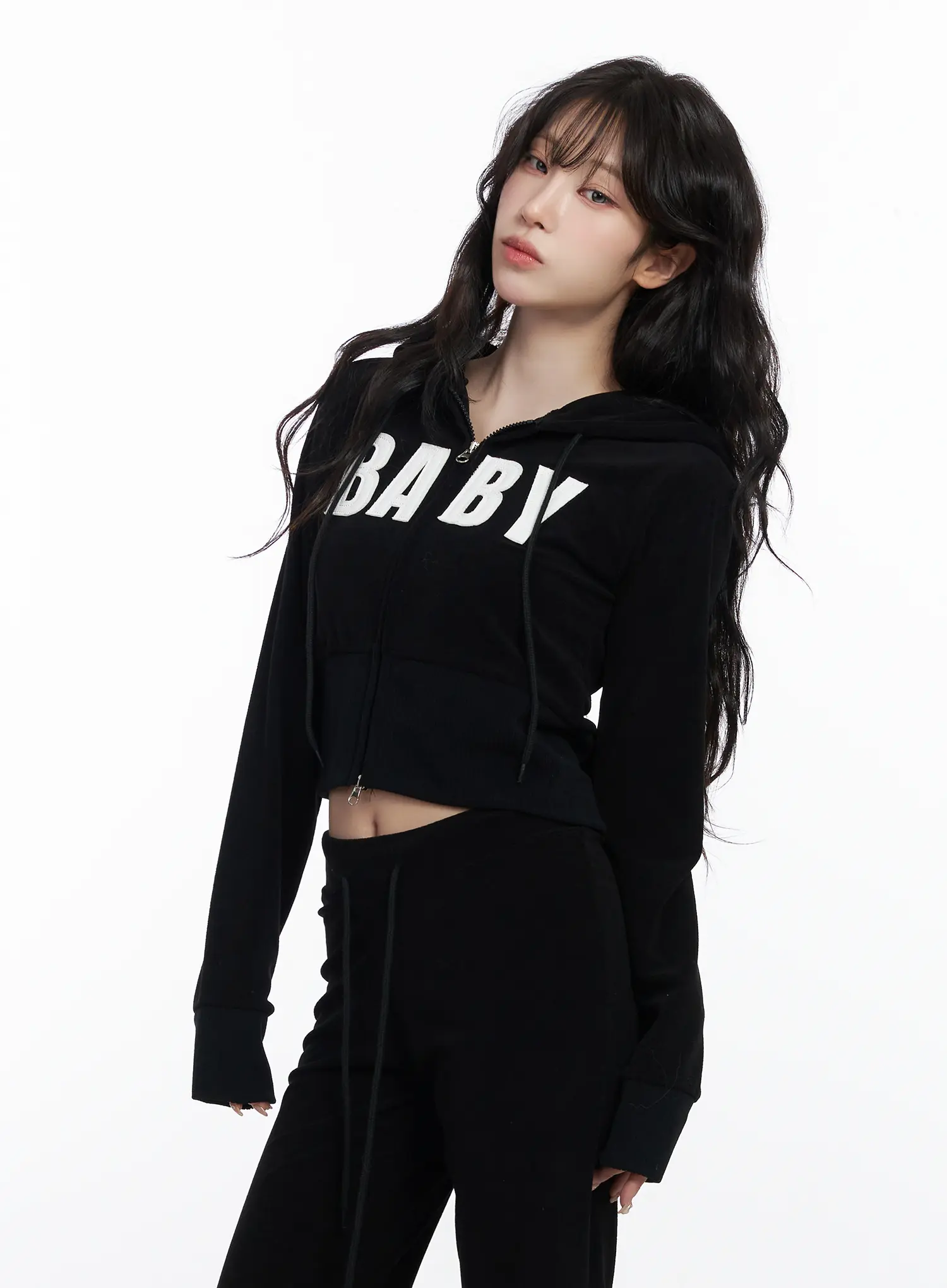 Velour Cropped Long Sleeve Graphic Hoodie CJ526 - Image 2