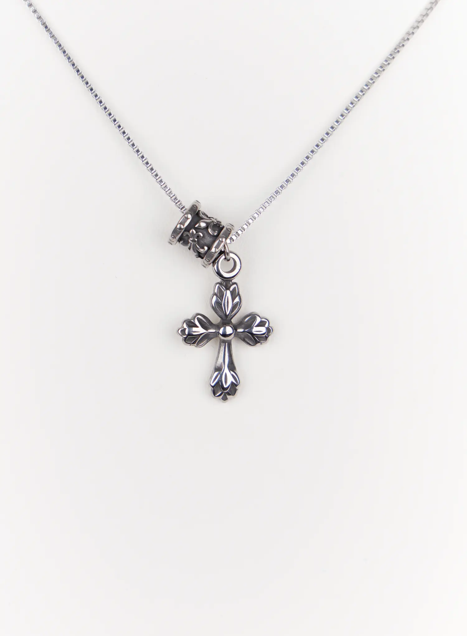 Vintage Cross Necklace IN514 - Image 2