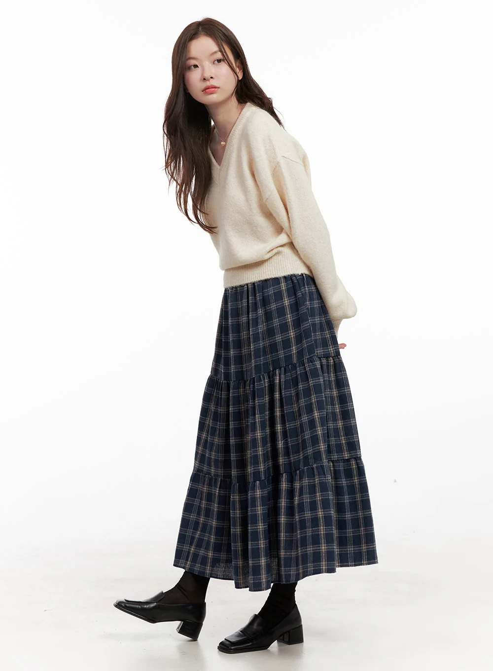 WarmWool Solid V-Neck Sweater OD403 - Image 3