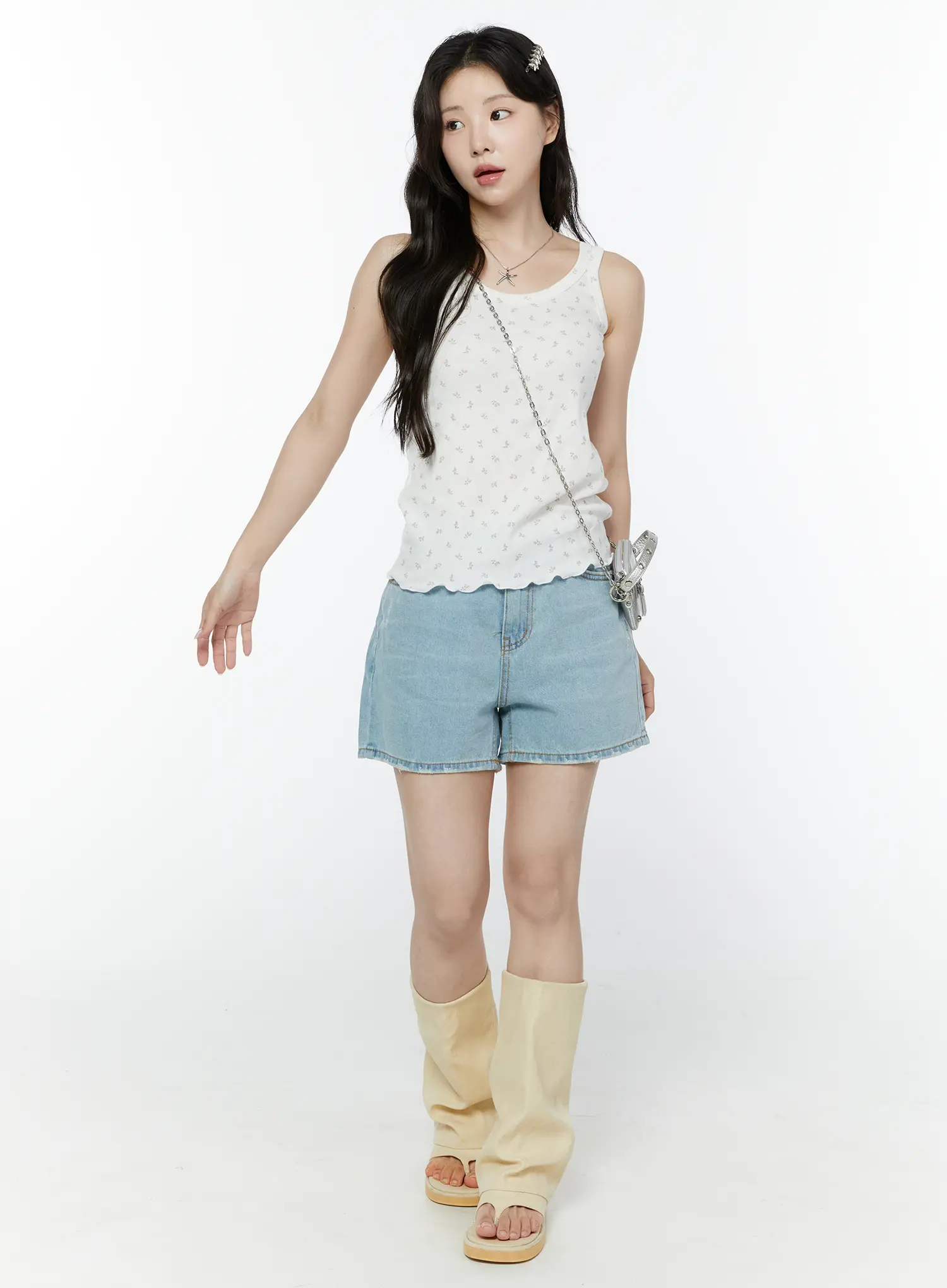 Washed Denim High-Waist Shorts IY507 - Image 2
