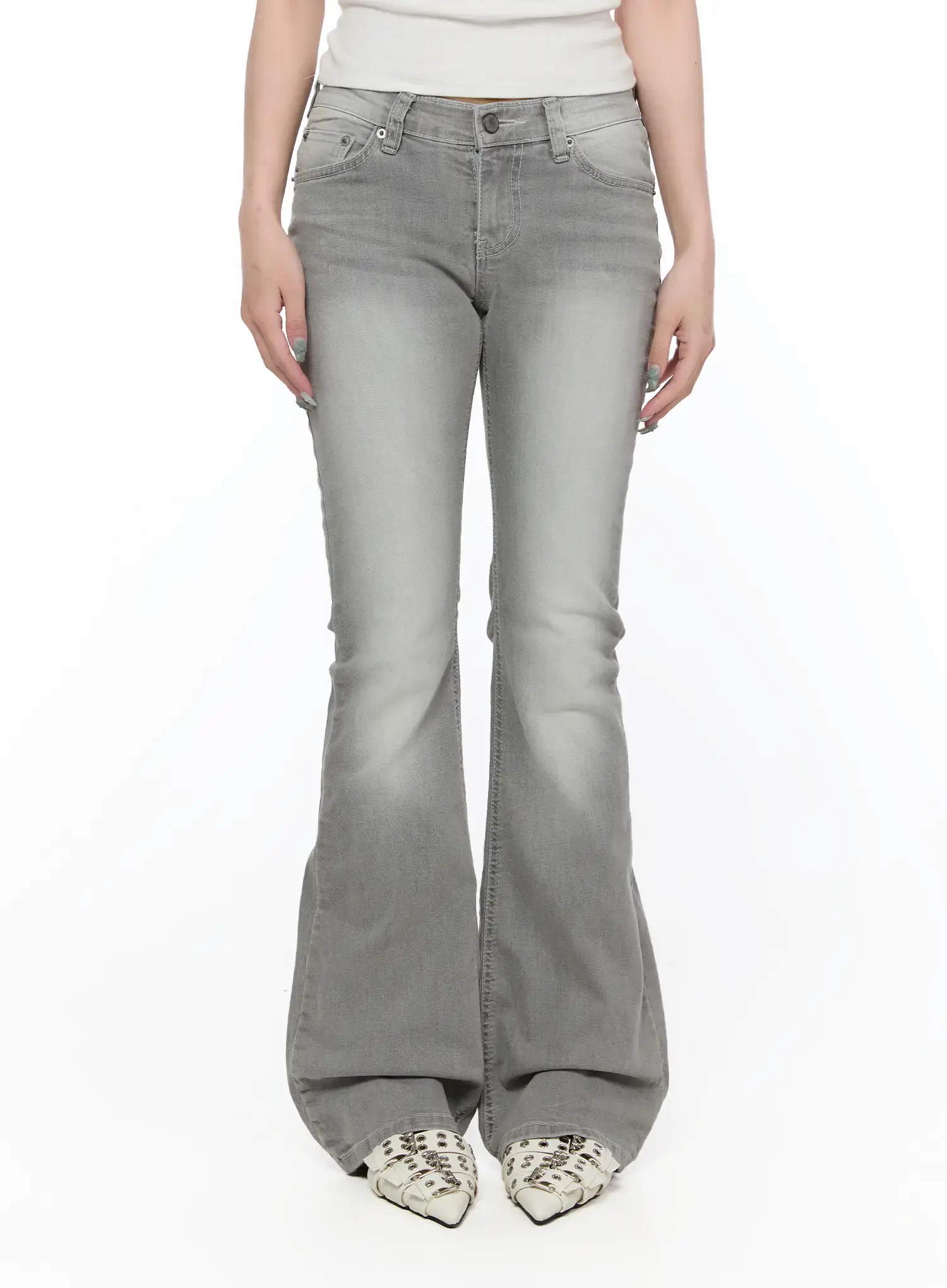 Yareli Low-Rise Flared Bootcut Jeans CA520