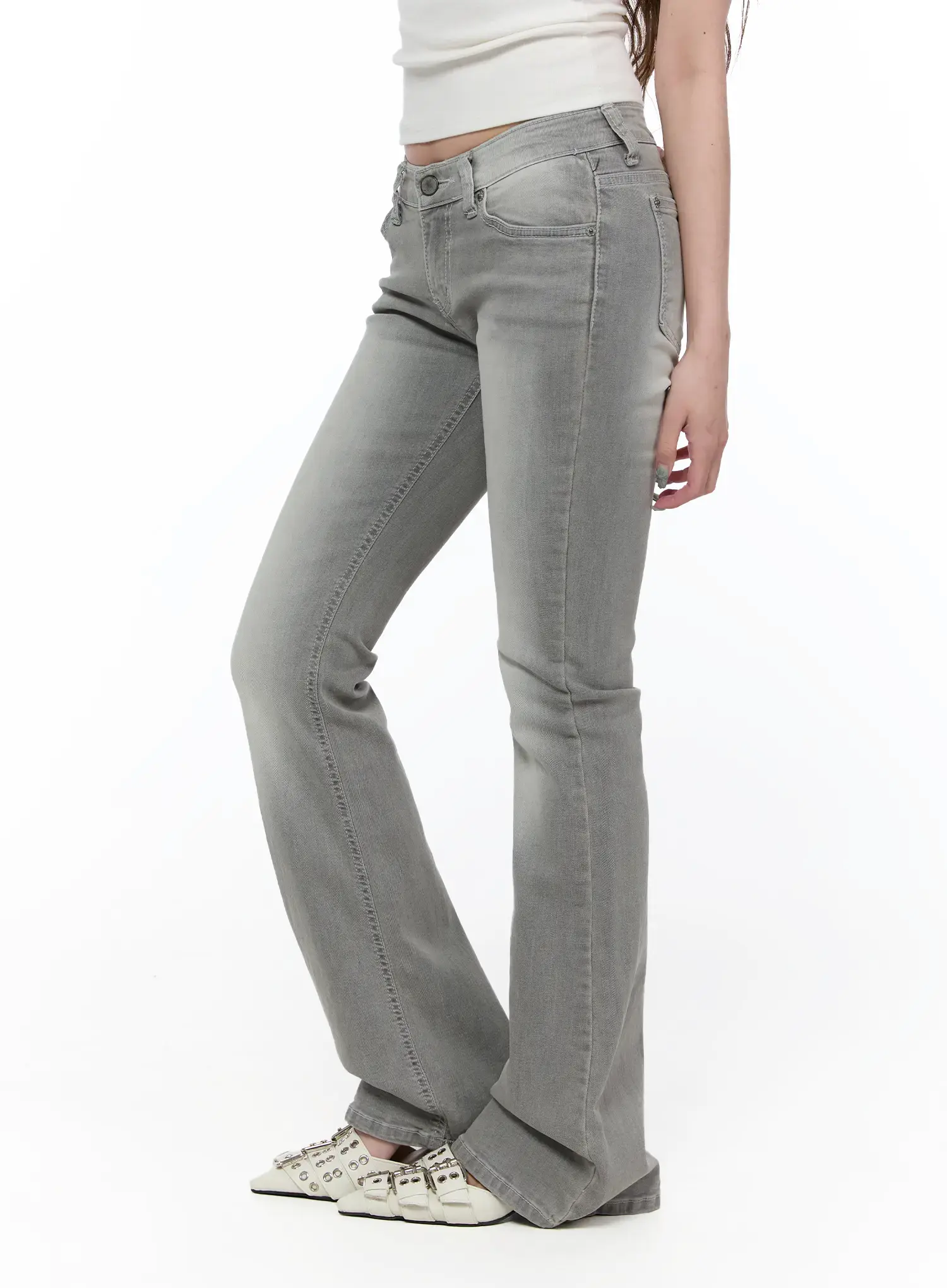 Yareli Low-Rise Flared Bootcut Jeans CA520 - Image 5