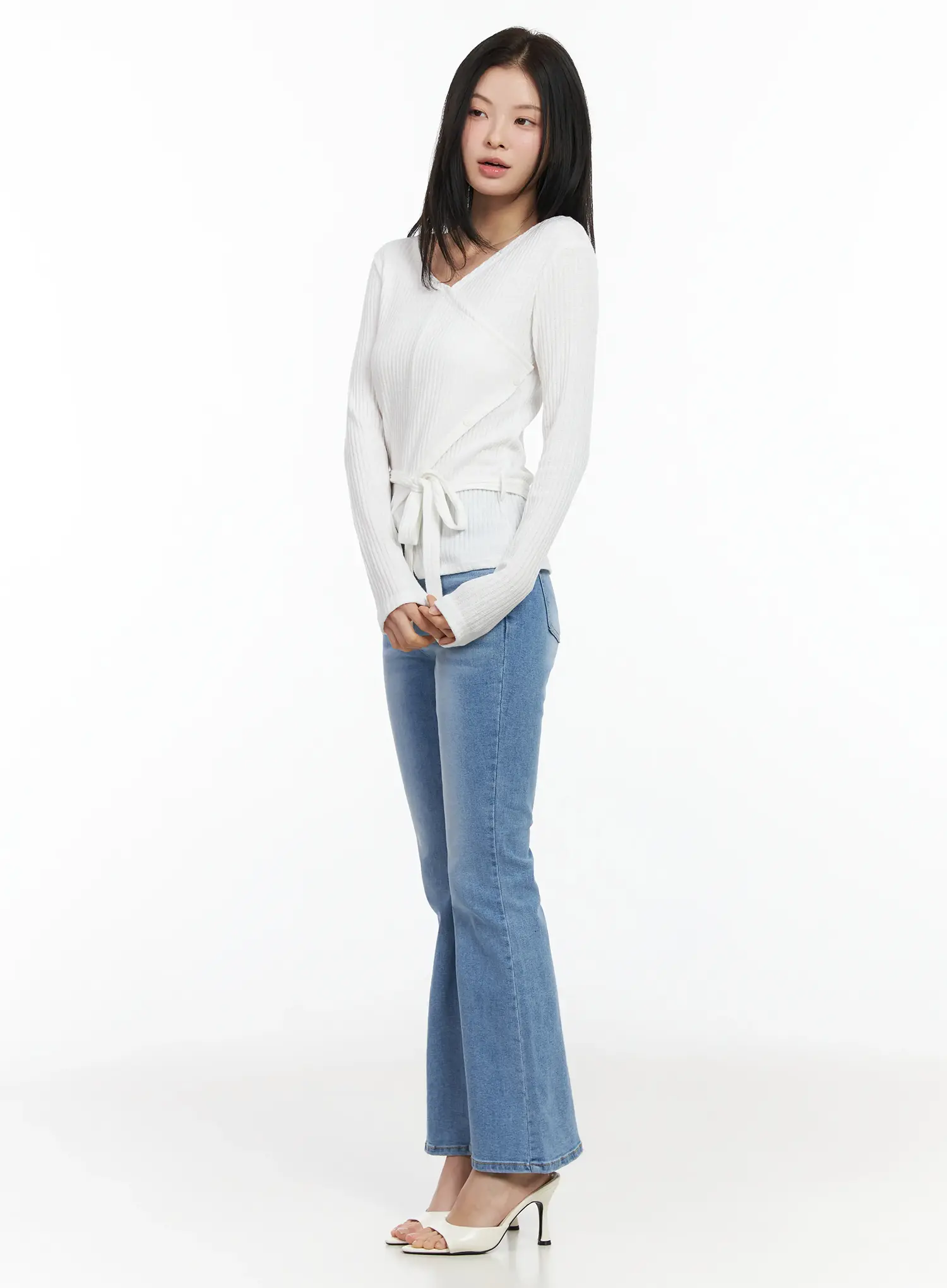 Zaza Bootcut Light Washed Jeans IM524 - Image 4