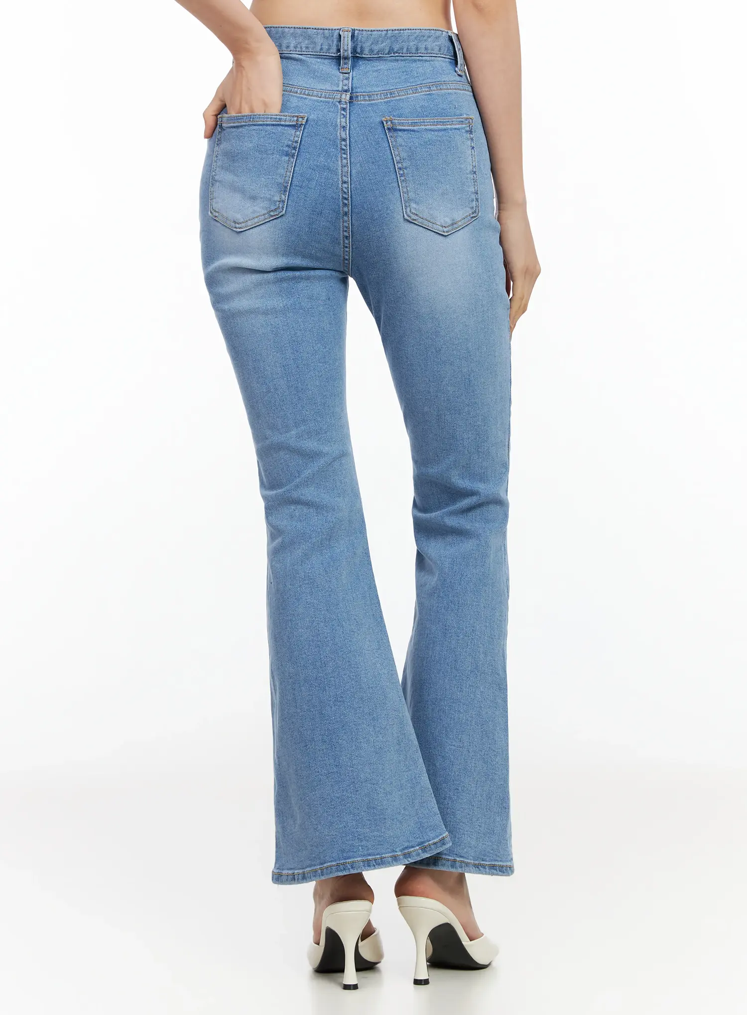 Zaza Bootcut Light Washed Jeans IM524 - Image 9