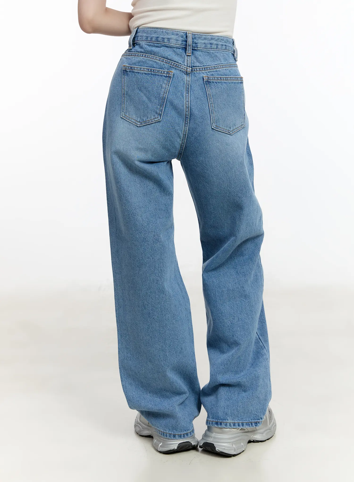 Zuri Classic Straight Jeans CM505 - Image 5